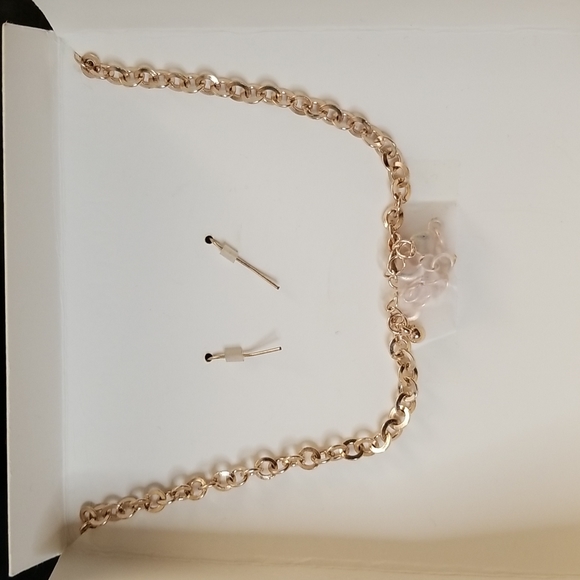 ⬇️Kim Rogers| Gold & Silver Necklace & Earring Set - Picture 5 of 5